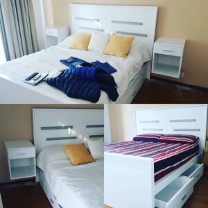 Cama con Mesas Flotantes